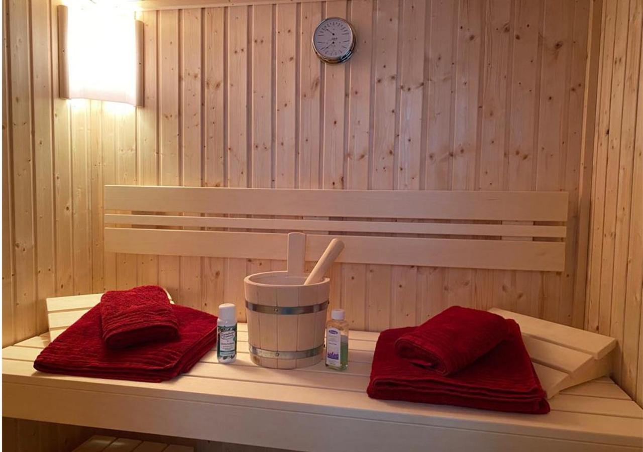Modernes Reetdach-Ostseeferienhaus Bella Mare, Insel Usedom Mit Sauna, Kamin & Sonnenterrasse Zirchow 外观 照片