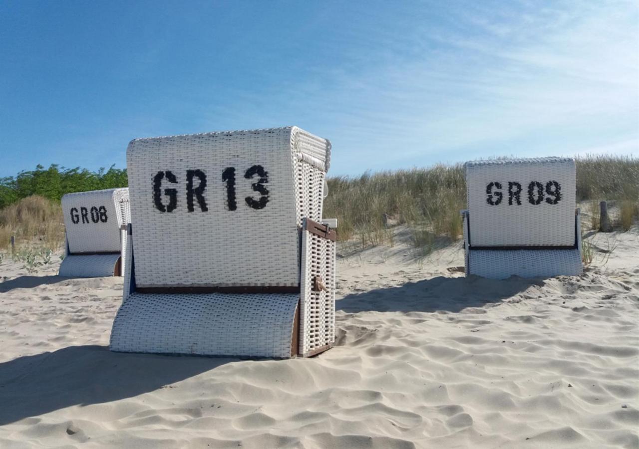 Modernes Reetdach-Ostseeferienhaus Bella Mare, Insel Usedom Mit Sauna, Kamin & Sonnenterrasse Zirchow 外观 照片