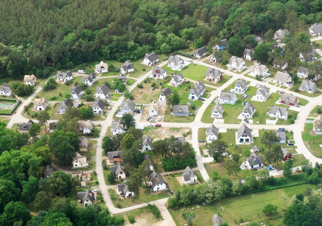 Modernes Reetdach-Ostseeferienhaus Bella Mare, Insel Usedom Mit Sauna, Kamin & Sonnenterrasse Zirchow 外观 照片