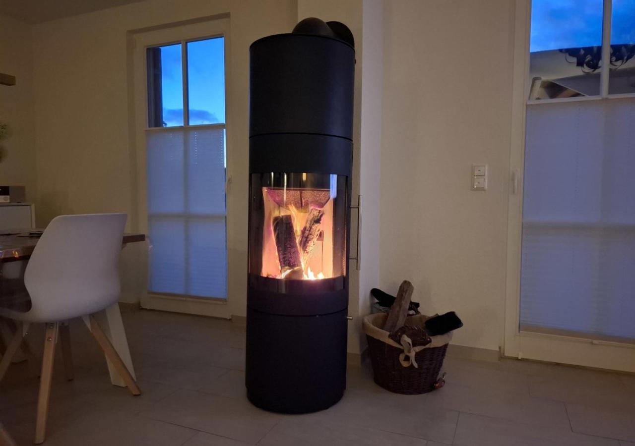 Modernes Reetdach-Ostseeferienhaus Bella Mare, Insel Usedom Mit Sauna, Kamin & Sonnenterrasse Zirchow 外观 照片